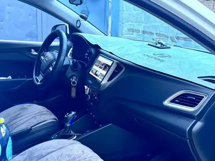 Hyundai Solaris 2019 года за 6 800 000 тг. в Шымкент – фото 6