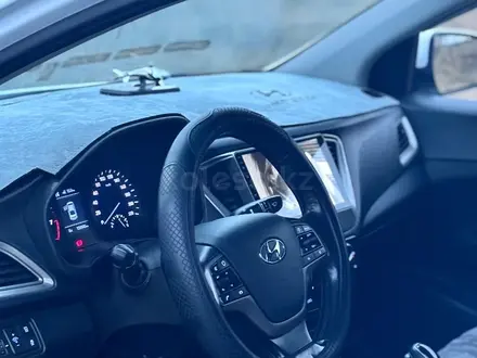 Hyundai Solaris 2019 года за 6 800 000 тг. в Шымкент – фото 8