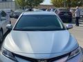 Toyota Camry 2018 года за 8 800 000 тг. в Жанаозен – фото 3