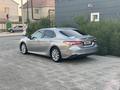 Toyota Camry 2018 года за 8 800 000 тг. в Жанаозен – фото 2