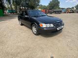 Toyota Camry 2001 года за 2 900 000 тг. в Алматы – фото 2