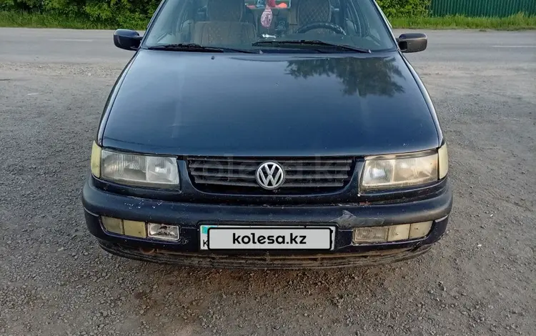 Volkswagen Passat 1995 годаүшін1 300 000 тг. в Астана
