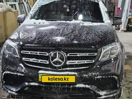 Mercedes-Benz GLS 63 AMG 2018 года за 42 000 000 тг. в Караганда – фото 3