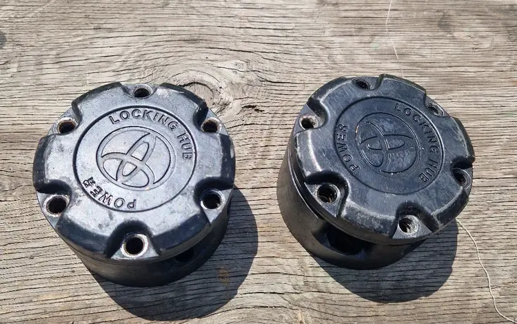 Хабы электрические на Toyota Land Cruiser Prado 78 за 80 000 тг. в Алматы