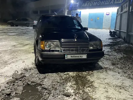 Mercedes-Benz E 230 1992 года за 1 800 000 тг. в Талдыкорган – фото 3