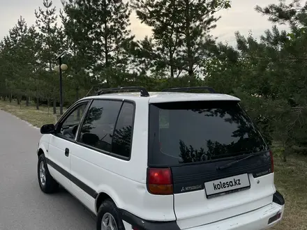 Mitsubishi Space Runner 1995 года за 1 100 000 тг. в Алматы – фото 3