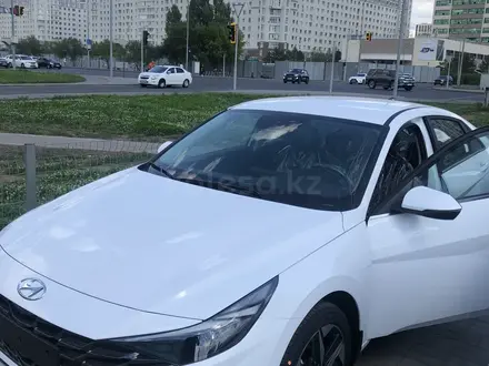 Hyundai Elantra 2023 года за 8 700 000 тг. в Астана – фото 3