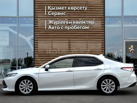 Toyota Camry 2020 года за 13 600 000 тг. в Шымкент – фото 3