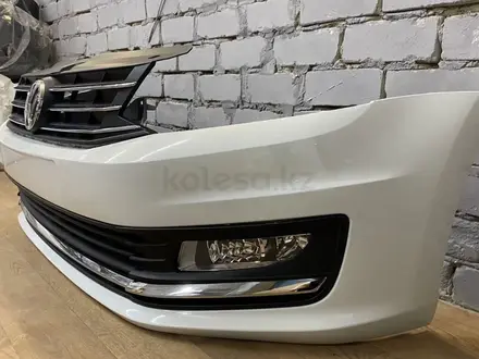 Переднее бампер на volkswagen polo 5 за 25 000 тг. в Алматы – фото 3