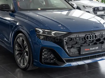 Audi Q8 55 TFSI Quattro 2026 года за 65 040 000 тг. в Алматы – фото 8