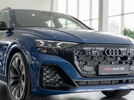 Audi Q8 55 TFSI Quattro 2026 года за 65 040 000 тг. в Алматы – фото 9