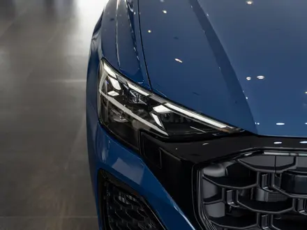 Audi Q8 55 TFSI Quattro 2026 года за 65 040 000 тг. в Алматы – фото 16