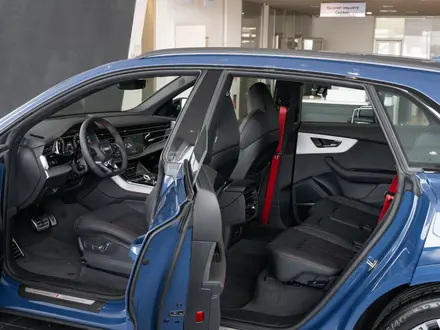 Audi Q8 55 TFSI Quattro 2026 года за 65 040 000 тг. в Алматы – фото 34