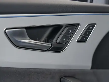 Audi Q8 55 TFSI Quattro 2026 года за 65 040 000 тг. в Алматы – фото 48