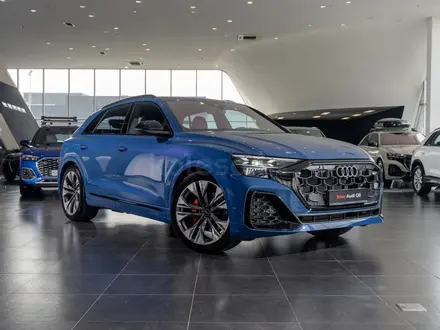 Audi Q8 55 TFSI Quattro 2026 года за 65 040 000 тг. в Алматы