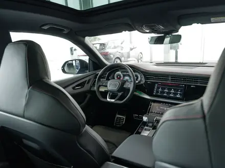 Audi Q8 55 TFSI Quattro 2026 года за 65 040 000 тг. в Алматы – фото 64