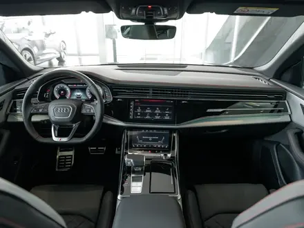 Audi Q8 55 TFSI Quattro 2026 года за 65 040 000 тг. в Алматы – фото 30