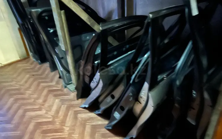 Дверь Стекло Зеркало Фара за 2 200 тг. в Алматы