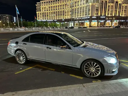 Mercedes-Benz S 500 2006 года за 8 000 000 тг. в Астана – фото 2