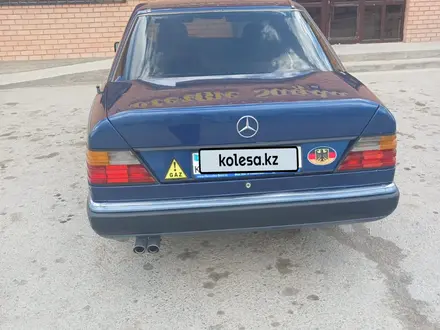 Mercedes-Benz E 260 1990 года за 1 300 000 тг. в Кызылорда – фото 4