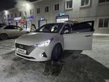 Hyundai Accent 2020 года за 9 500 000 тг. в Кокшетау – фото 2