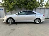 Toyota Camry 2013 годаүшін5 800 000 тг. в Уральск – фото 2