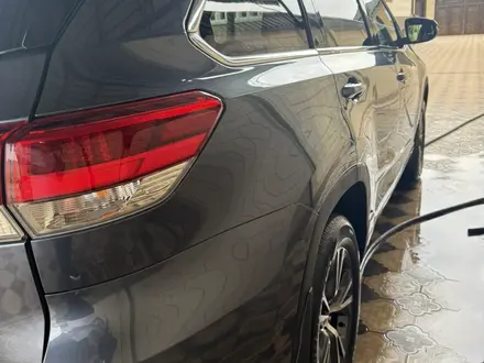 Toyota Highlander 2018 года за 16 500 000 тг. в Шымкент – фото 5