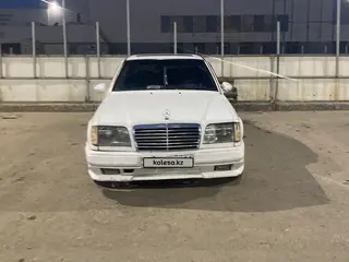 Mercedes-Benz E 320
