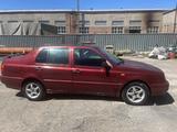 Volkswagen Vento 1993 года за 999 999 тг. в Караганда – фото 4