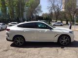 BMW X6 2022 года за 49 500 000 тг. в Алматы – фото 4