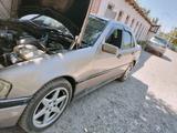 Mercedes-Benz C 200 1993 годаүшін1 300 000 тг. в Тараз