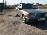 Mercedes-Benz E 200 1991 года за 1 550 000 тг. в Караганда – фото 3