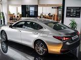 Lexus ES 250 Progressive 2025 года за 31 190 000 тг. в Караганда – фото 4