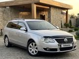 Volkswagen Passat 2010 года за 6 500 000 тг. в Шымкент – фото 2