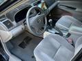 Toyota Camry 2005 года за 4 600 000 тг. в Усть-Каменогорск – фото 13