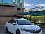 Volkswagen Passat 2021 года за 12 500 000 тг. в Уральск