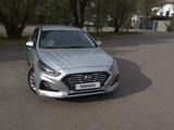 Hyundai Sonata 2019 годаfor7 700 000 тг. в Алматы – фото 3