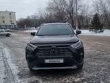 Toyota RAV4 2021 года за 20 300 000 тг. в Экибастуз – фото 2