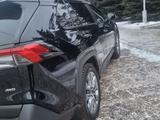 Toyota RAV4 2021 года за 16 800 000 тг. в Экибастуз – фото 5