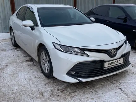 Toyota Camry 2018 года за 13 900 000 тг. в Астана