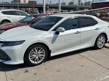 Toyota Camry 2020 года за 18 500 000 тг. в Алматы – фото 6