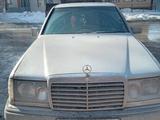 Mercedes-Benz E 260 1990 года за 1 400 000 тг. в Актобе