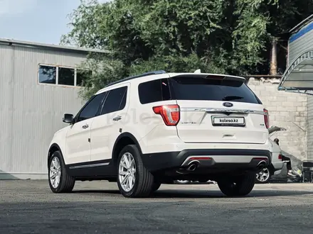 Ford Explorer 2016 года за 13 000 000 тг. в Алматы – фото 2