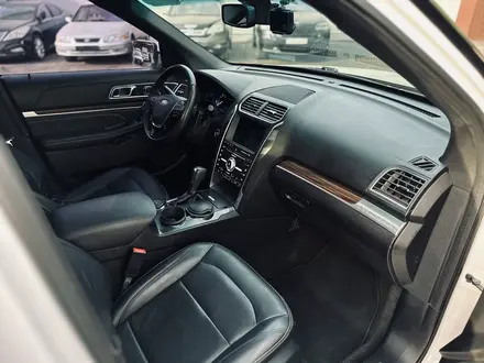 Ford Explorer 2016 года за 13 000 000 тг. в Алматы – фото 15