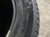 Пара зимние шины 225/65/17 225/65R17. за 25 000 тг. в Алматы – фото 4