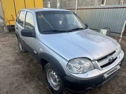 Chevrolet Niva 2012 года за 2 700 000 тг. в Уральск – фото 4