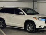 Toyota Highlander 2014 года за 16 300 000 тг. в Алматы