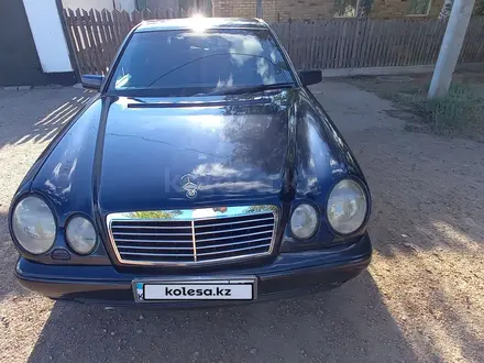 Mercedes-Benz E 230 1997 года за 1 300 000 тг. в Астана