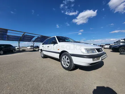 Volkswagen Passat 1996 года за 2 000 000 тг. в Актау – фото 4