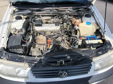 Volkswagen Passat 1996 года за 2 000 000 тг. в Актау – фото 12
